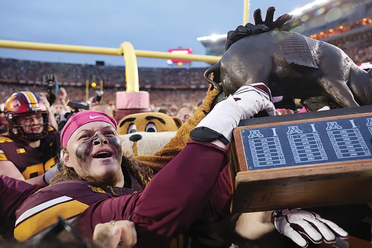 Drzewiecki’s last-second field goal gets Gophers past No. 15 Iowa